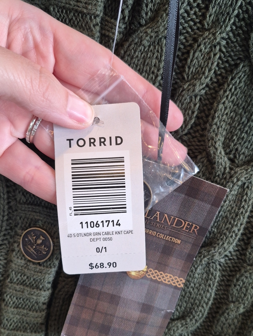NWT Torrid X Outlander Cable Knit Cape/Poncho Size 0/1 - Picture 9 of 9